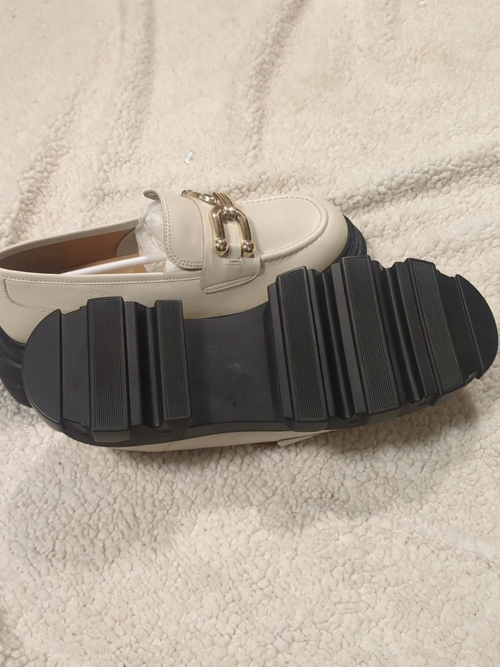 Lisa & Vicky Decide-V Loafer Moccasin Women’s Size 9 NWOT Winter White Gold